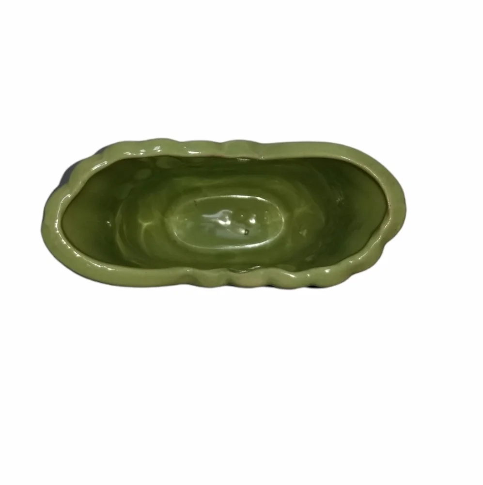 Vintage green art deco ceramic tulip vase rib pattern